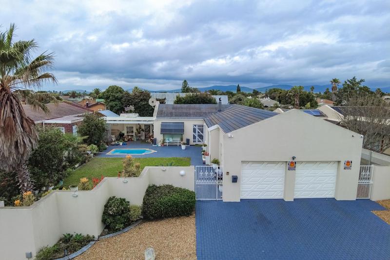 To Let 3 Bedroom Property for Rent in Table View Western Cape